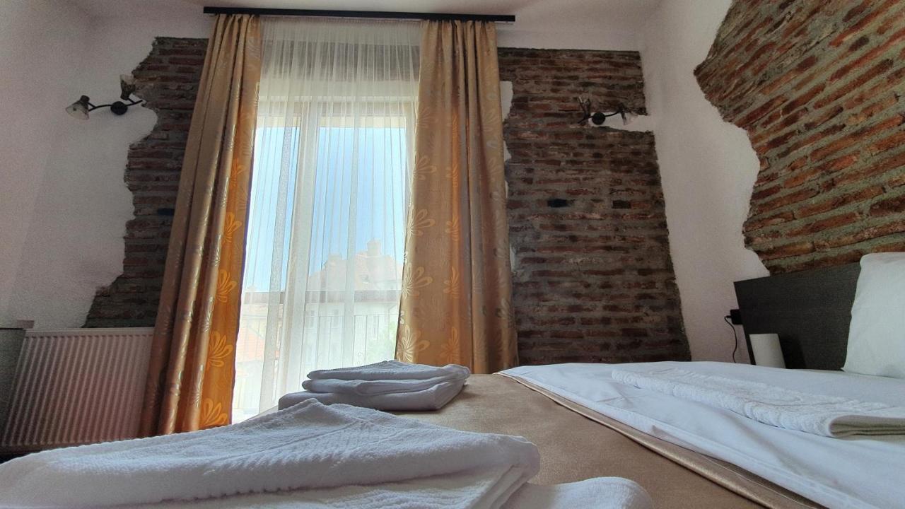 Pensiunea Sada Făgăraş Exterior foto