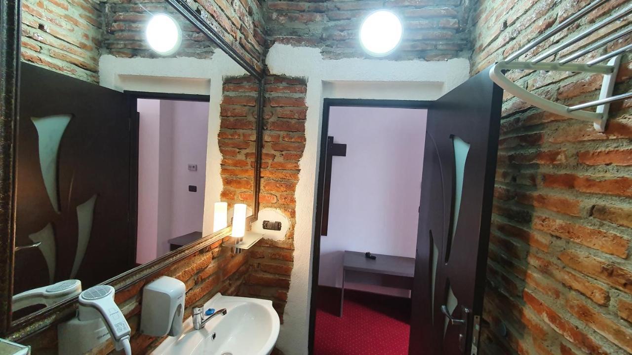 Pensiunea Sada Făgăraş Exterior foto